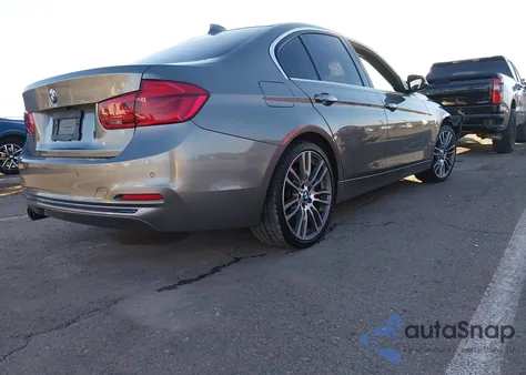 2017 BMW 330I z USA, uszkodzony, nr VIN WBA8B9G55HNU50015